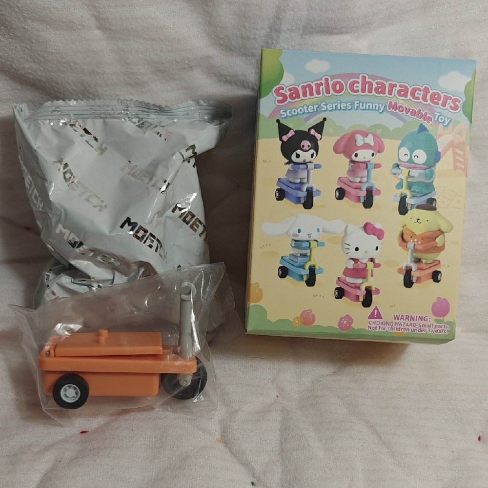 Sanrio Characters Scooter Series Funny Moveable Toy (Pompompurin)